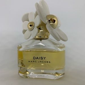Daisy White Marc Jacobs